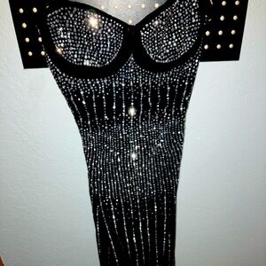 Size medium long fitted dress by forever 21 worn once perfect condition